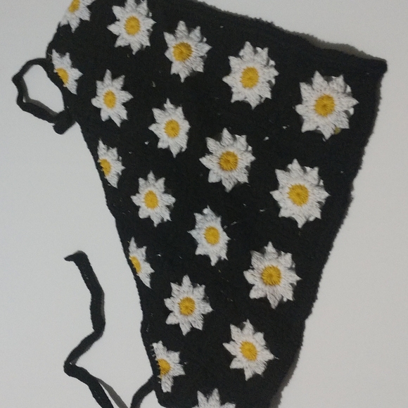 Crochet Bandana Headscarf Daisy Flowers - Picture 6 of 9